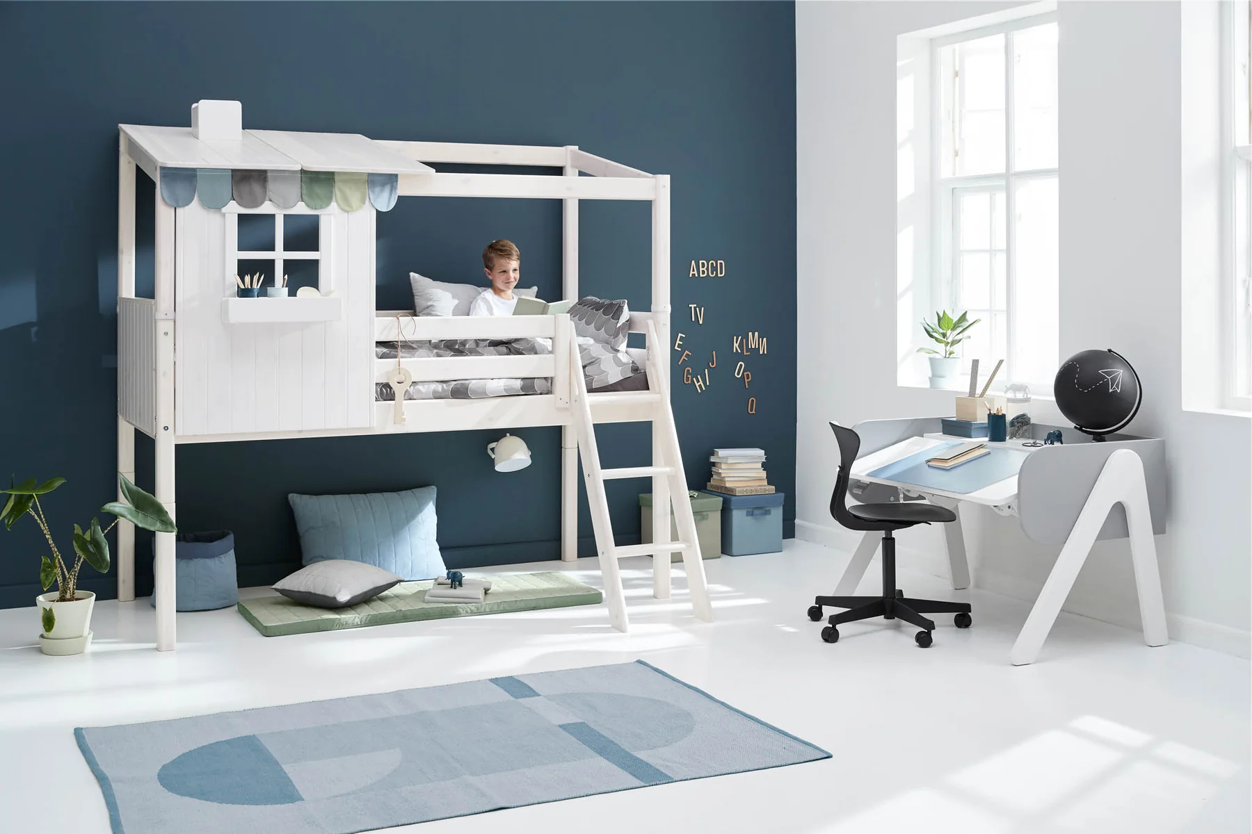 FLEXA Mid-high krevet s 1/2 Classic Kućice