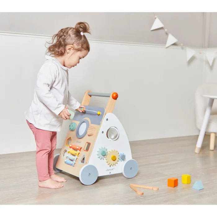 Janod Didaktička drvena guralica Sweet Cocoon