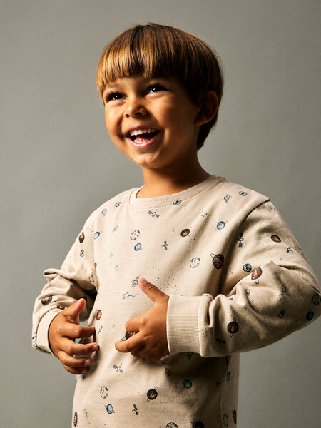 NAME IT Majica dugih rukava Svemir Taupe - Slika 4